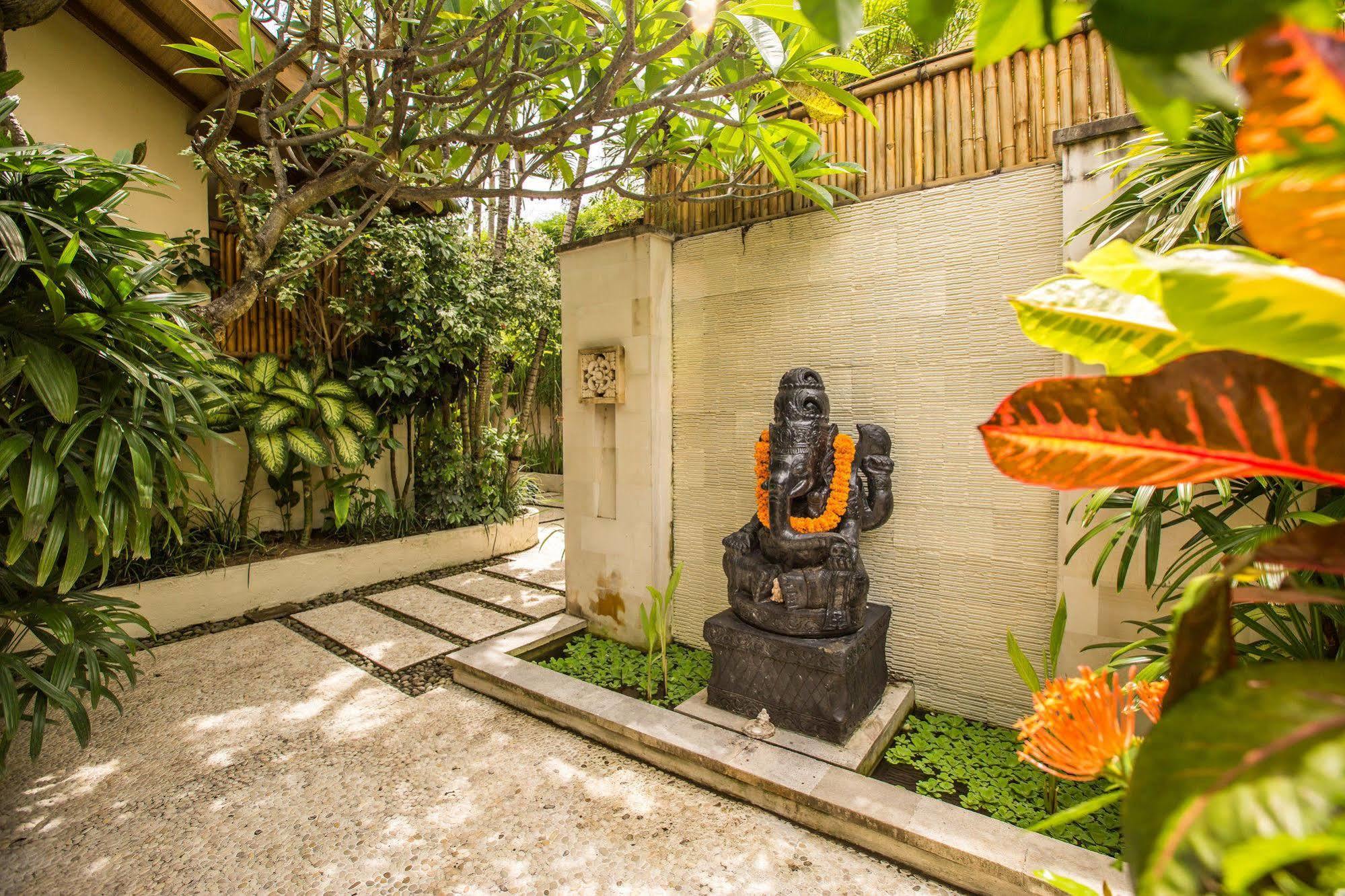 Villa Seriska Seminyak Экстерьер фото