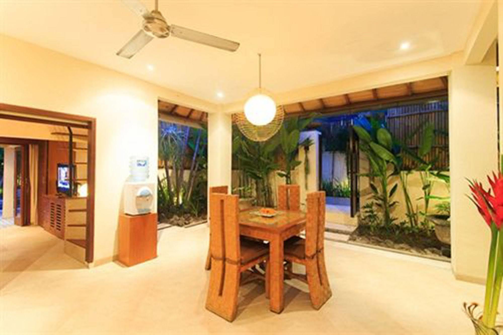 Villa Seriska Seminyak Экстерьер фото